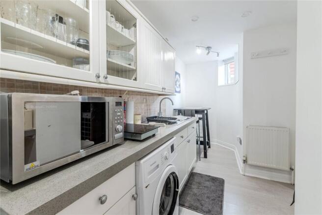 3 bed Apartment for sale Image 11