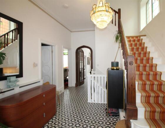entrance hall 2.JPG