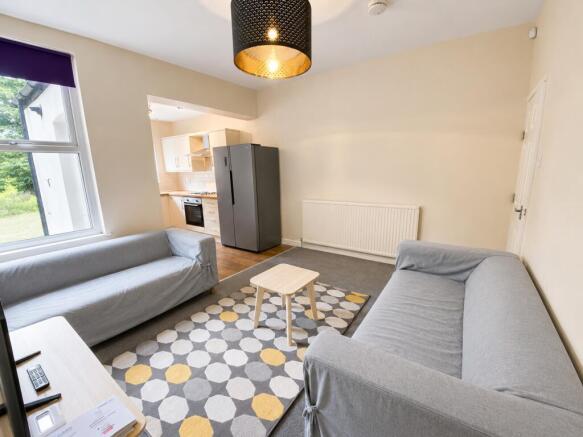 4 bed House Share to rent Image 5