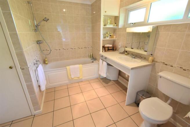 JACK N' JILL BATHROOM