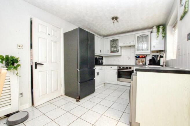 Rothschild Close, Southampton, Hampshire, SO19 photo 4