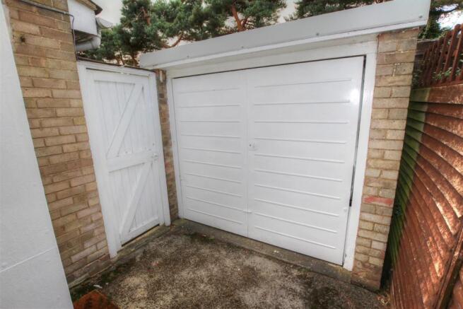 DETACHED GARAGE