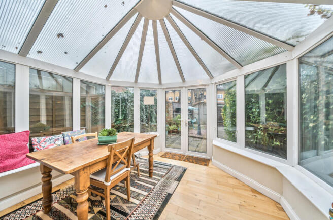 1393700-13-694298...