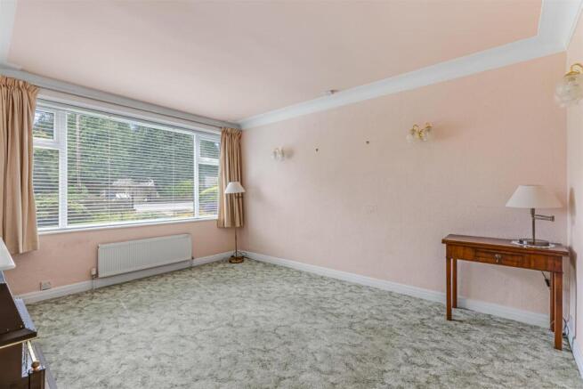 4 bed Detached for sale Image 5