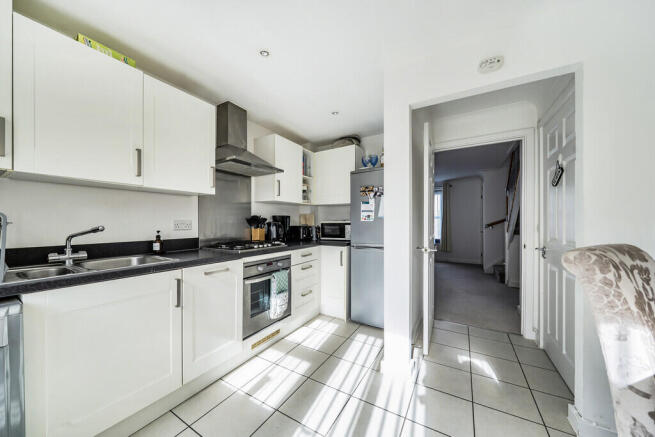Kitchen/Breakfast...