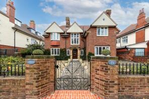Lyndhurst, Moorside North, Fenham, Newcastle Upon Tyne NE4 9DU