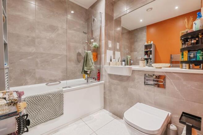 4 Halewood Way, RAINHAM, Essex, RM13 photo 4
