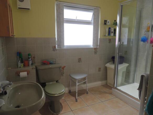 Shower Room: