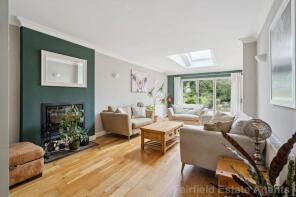57, Raglan Gardens, Watford WD19 4LJ