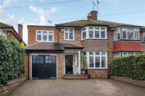 Lonsdale Drive, Enfield, EN2