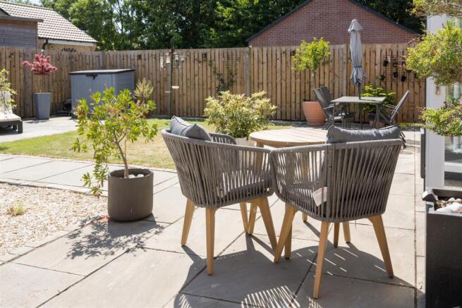 4 bed Detached for sale Image 11