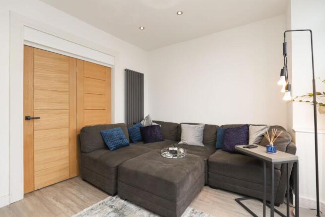 4 bed Semi-Detached to rent Image 10