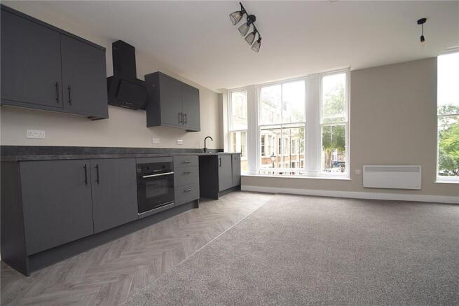 1 bed Apartment to rent Image 8