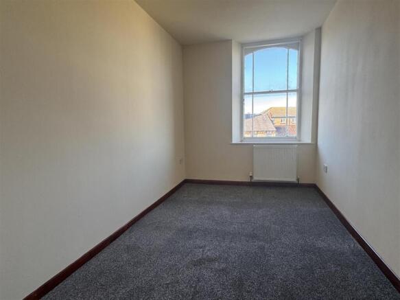 2 bed Flat to rent Image 6