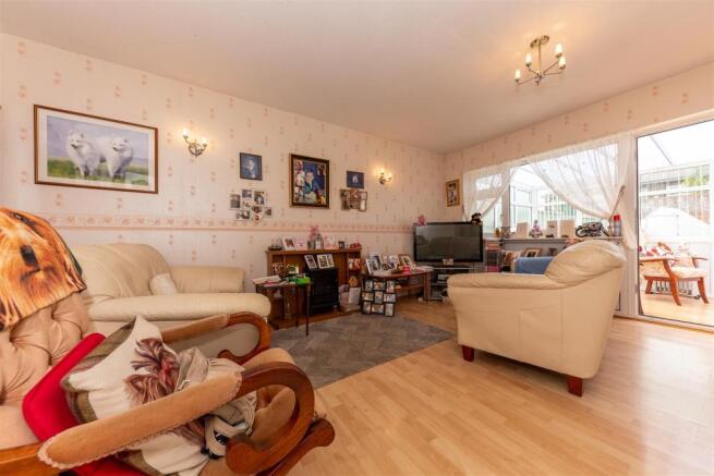 23 Romany Close (4 of 16).jpg