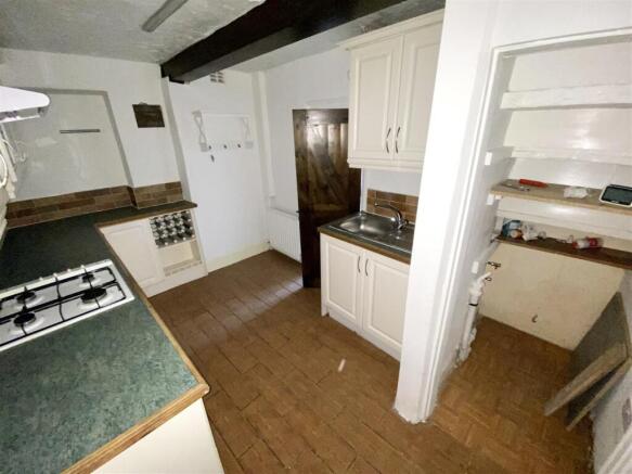 KITCHEN 2.jpg
