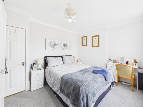 1 bed Flat for sale Image 6