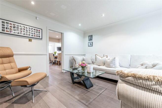 4 bed Detached for sale Image 11