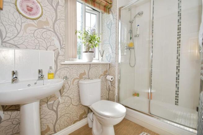 4 bed Detached for sale Image 10