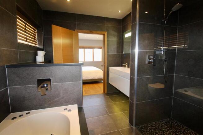 Master Ensuite