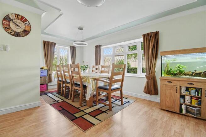 Sitting/Dining Room