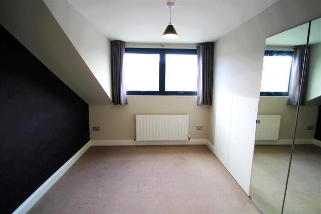 Bedroom 1.jpg