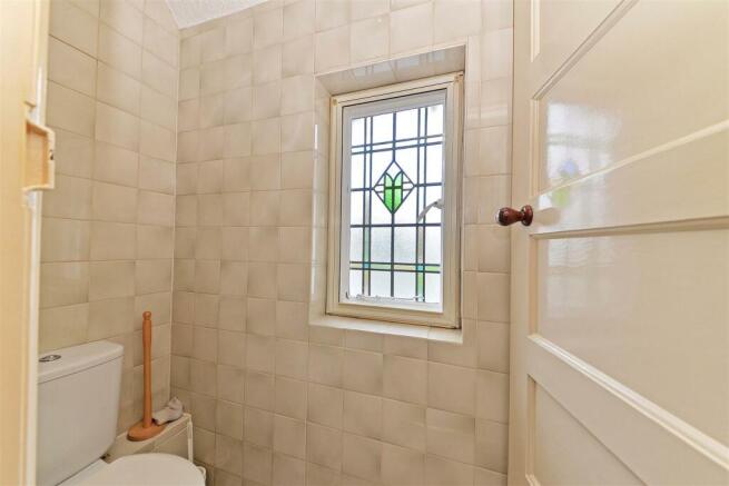 468 Alcester Road - wc.jpg