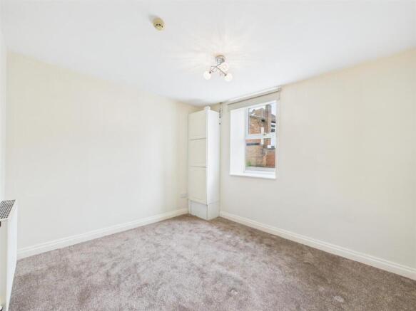 2 bed Flat for sale Image 8