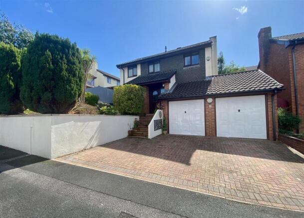 GREENWOOD PARK CLOSE