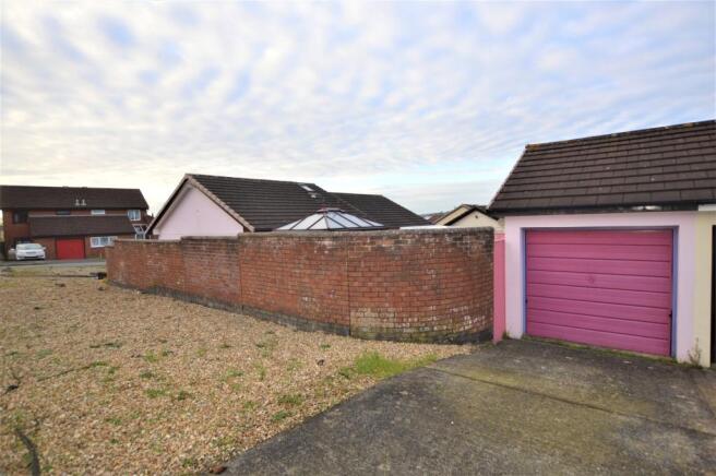 Garage & Parking