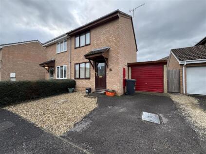 Lineacre Close, Grange Park, Swindon