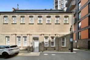 6, Callis Close, London SE18 6JA