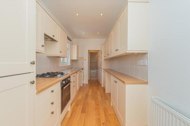 5. Kitchen (1).jpg