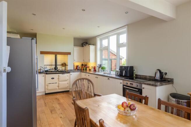 Oakleigh Kitchen.jpg