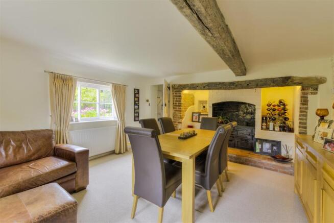 The Corner Cottage ph17.jpg