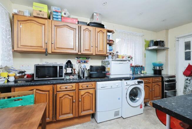 17, Cannon Place, PRINCES RISBOROUGH photo 4