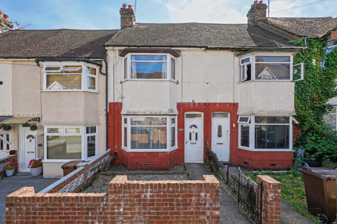 3 bed terraced house for sale Cottall Avenue, Cha