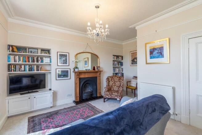 5 bed Semi-Detached for sale Image 5
