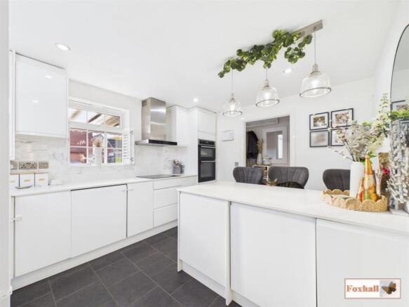 Kitchen / Breakfast Area