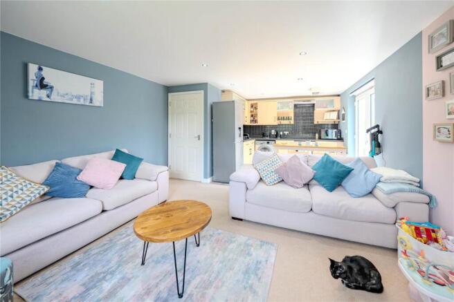 2 bed Apartment for sale Image 4
