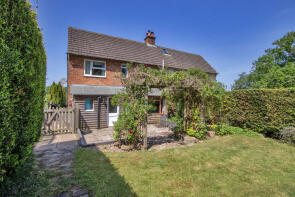 3, May Cottages, Wheelers Lane, Uckfield TN22 4HR