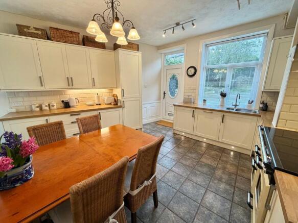 4 bed End of Terrace for sale Image 4