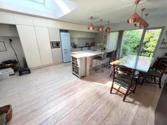 kitchen2.jpg