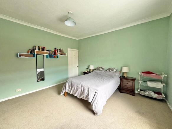 2 bed Terraced for sale Image 8