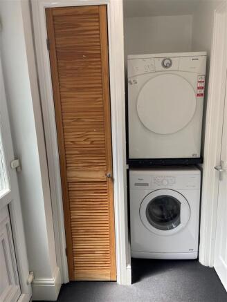 4 bed House Share to rent Image 7
