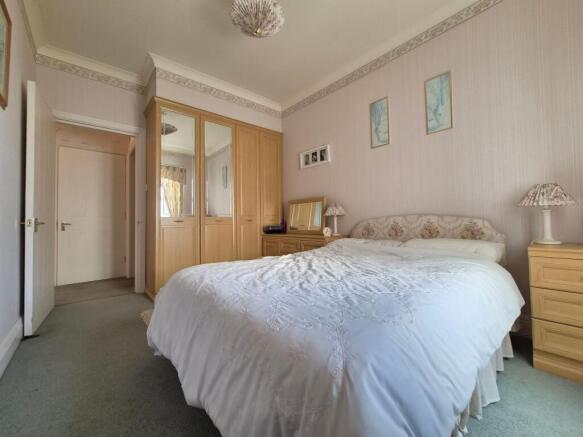 2 bed Flat for sale Image 10