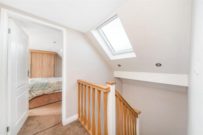 FIRST FLOOR LANDING