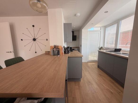 1 bed Flat to rent Image 11