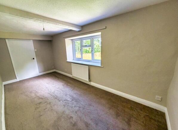 3 bed Semi-Detached to rent Image 7