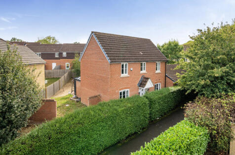 Mustang Way, Swindon